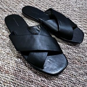 Banana Republic black leather slides